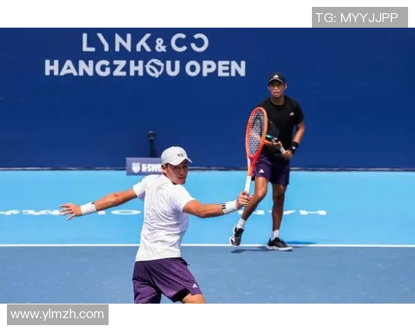 杭州亚运会网球队展现灵活战术与团队协作的精彩表现