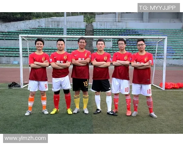 赛后分析：上海足球队与北京足球队的表现与状态对比探讨